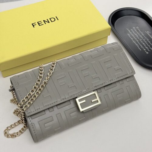 【AT8667】フェンディ フレンチエレガンスなウォレット、高級牛革とハイエンドデザイン | Fendi