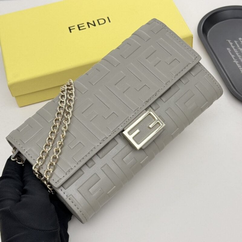 【AT8667】フェンディ フレンチエレガンスなウォレット、高級牛革とハイエンドデザイン | Fendi