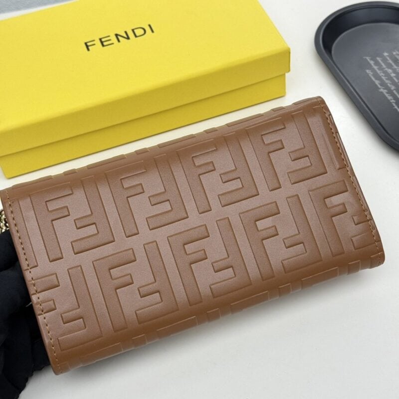 【AT8668】Fendi フェンディ クラシックウォレット：贅沢な牛革ウォレット、多機能デザイン、都会のエリートにふさわしい | Fendi
