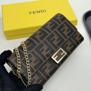 【AT8669】フェンディのクラシックなファッションウォレット、贅沢さを際立たせる | Fendi Roma