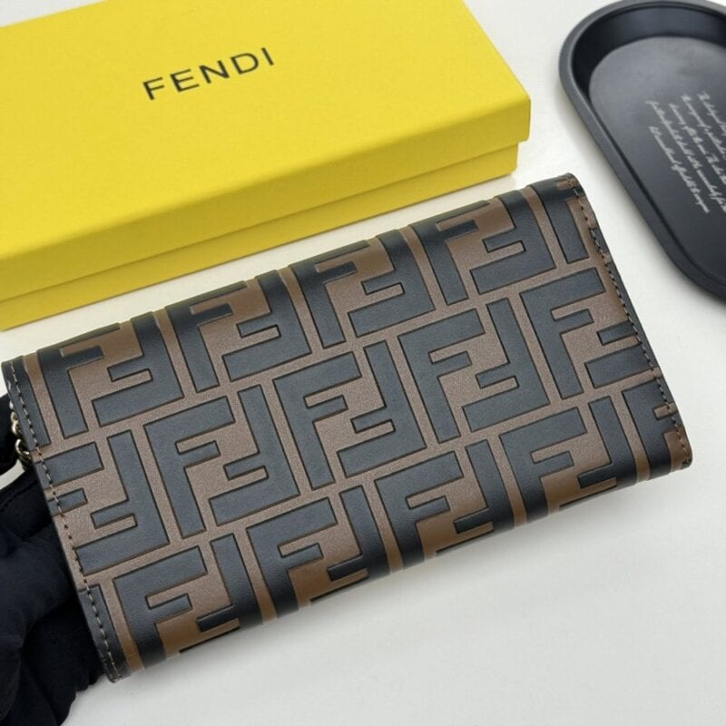 【AT8669】フェンディのクラシックなファッションウォレット、贅沢さを際立たせる | Fendi Roma