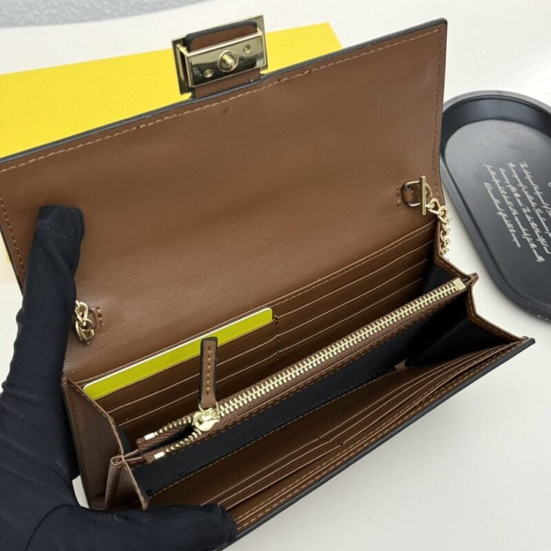 【AT8669】フェンディのクラシックなファッションウォレット、贅沢さを際立たせる | Fendi Roma