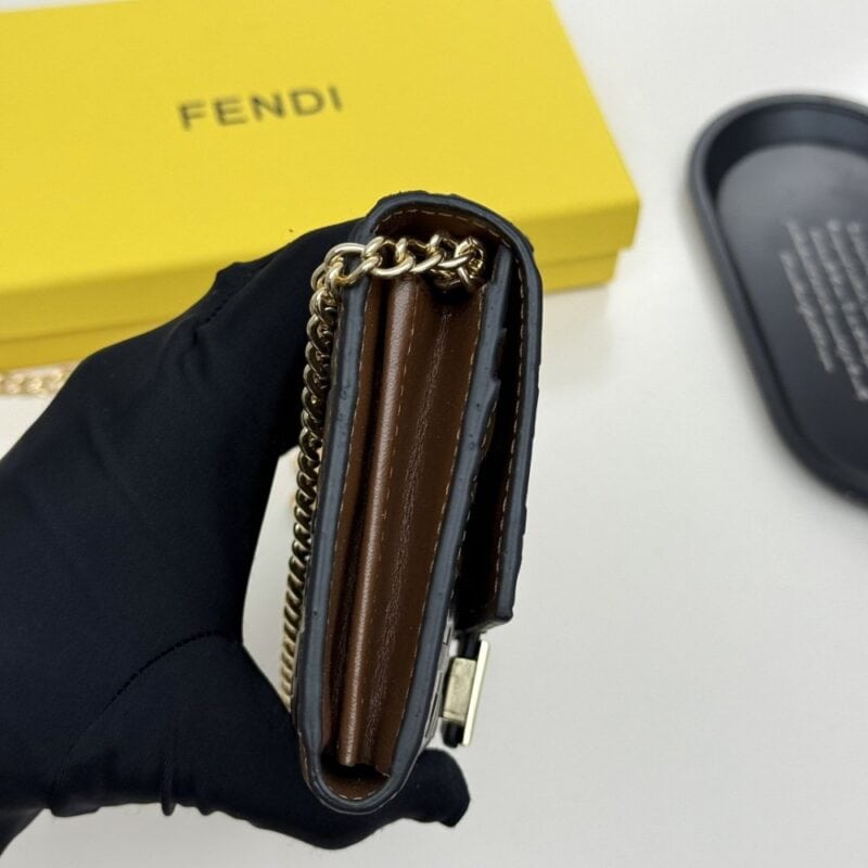 【AT8669】フェンディのクラシックなファッションウォレット、贅沢さを際立たせる | Fendi Roma