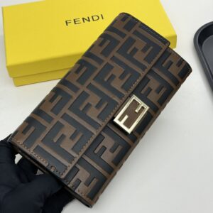 【AT8671】フェンディのクラシックなロングウォレット | 高級カーフスキン素材、多機能デザイン、上品なビジネスアクセサリー | Fendi