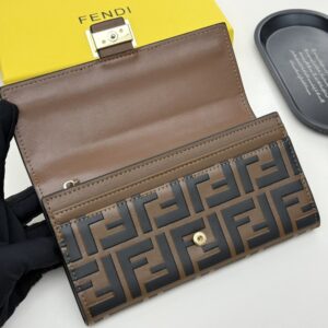 【AT8671】フェンディのクラシックなロングウォレット | 高級カーフスキン素材、多機能デザイン、上品なビジネスアクセサリー | Fendi