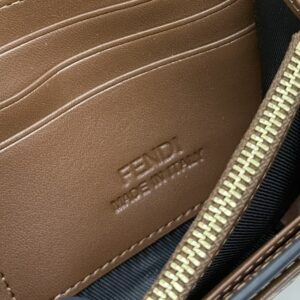 【AT8671】フェンディのクラシックなロングウォレット | 高級カーフスキン素材、多機能デザイン、上品なビジネスアクセサリー | Fendi