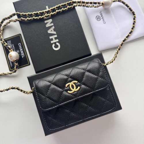 【AT8680】シャネル カビアスキン ミニ財布 - フレンチエレガンスな高級小物 | Chanel