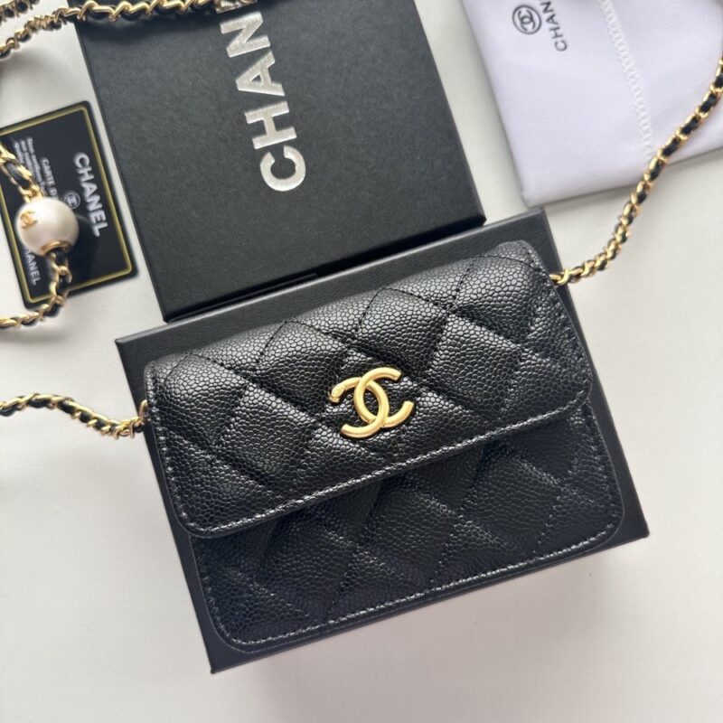 【AT8680】シャネル カビアスキン ミニ財布 - フレンチエレガンスな高級小物 | Chanel