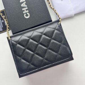 【AT8680】シャネル カビアスキン ミニ財布 - フレンチエレガンスな高級小物 | Chanel
