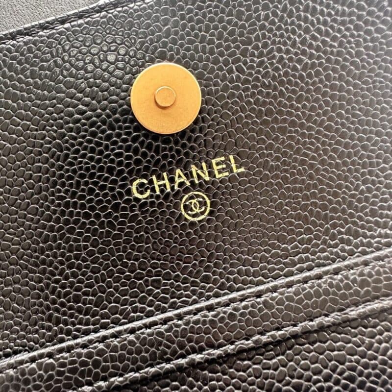 【AT8680】シャネル カビアスキン ミニ財布 - フレンチエレガンスな高級小物 | Chanel
