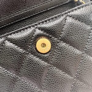 【AT8680】シャネル カビアスキン ミニ財布 - フレンチエレガンスな高級小物 | Chanel