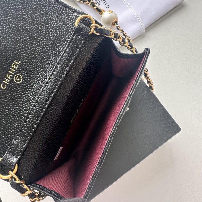 【AT8680】シャネル カビアスキン ミニ財布 - フレンチエレガンスな高級小物 | Chanel