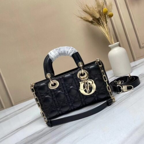 【AT8699】ディオール Dior ダイヤモンド柄エンボス ハンドバッグ 黒い羊皮革 ハイエンド感を演出 ゴールドメタルロック チェーン付き | Christian Dior
