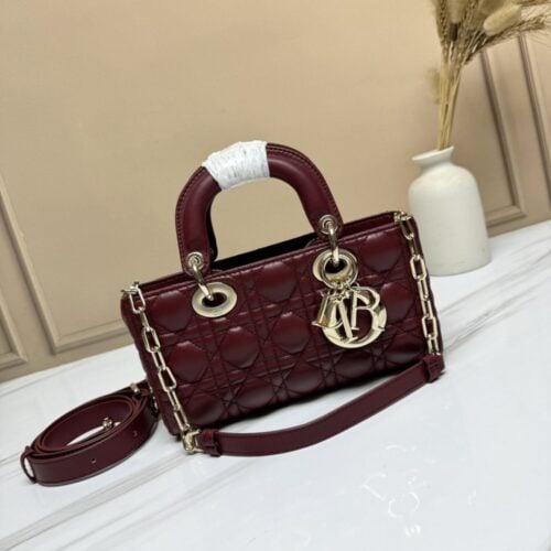 【AT8700】ディオール(Dior) 女性用クラシックD-Joyシリーズハンドバッグ - 高級感漂うワインレッドカラー | Dior Paris