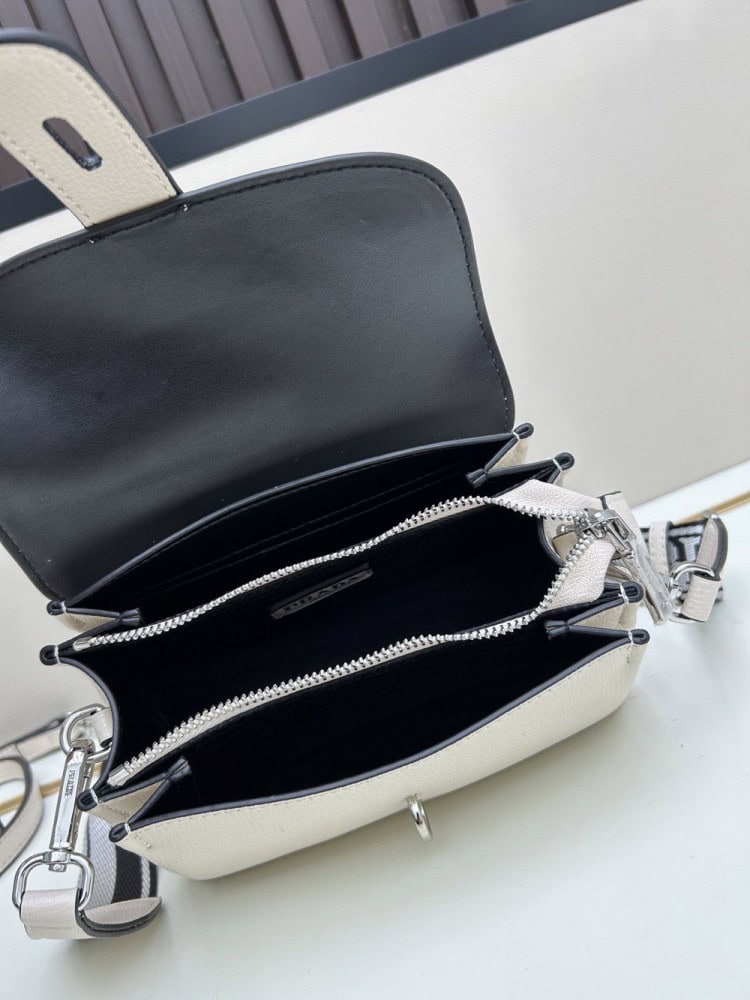 【AT8704】プラダ(PRADA)セレクトラグジュアリーレザーハンドバッグ | Prada