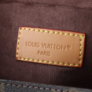 【AT8707】プラダ Prada カミーユポシェット ショルダーバッグ モノグラムキャンバス ファッションアート | Louis Vuitton