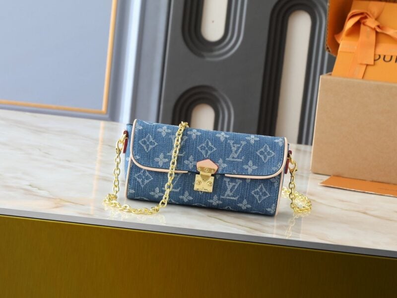 【AT8708】ルイ・ヴィトンモノグラムキャンバスPochette Camilleミニチェーンバッグ | Louis Vuitton Malletier