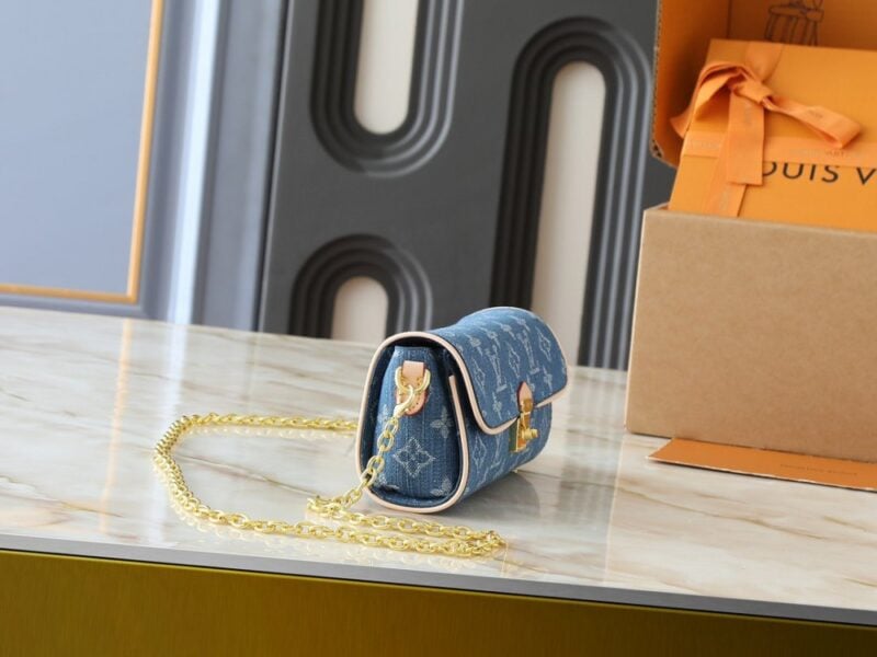 【AT8708】ルイ・ヴィトンモノグラムキャンバスPochette Camilleミニチェーンバッグ | Louis Vuitton Malletier