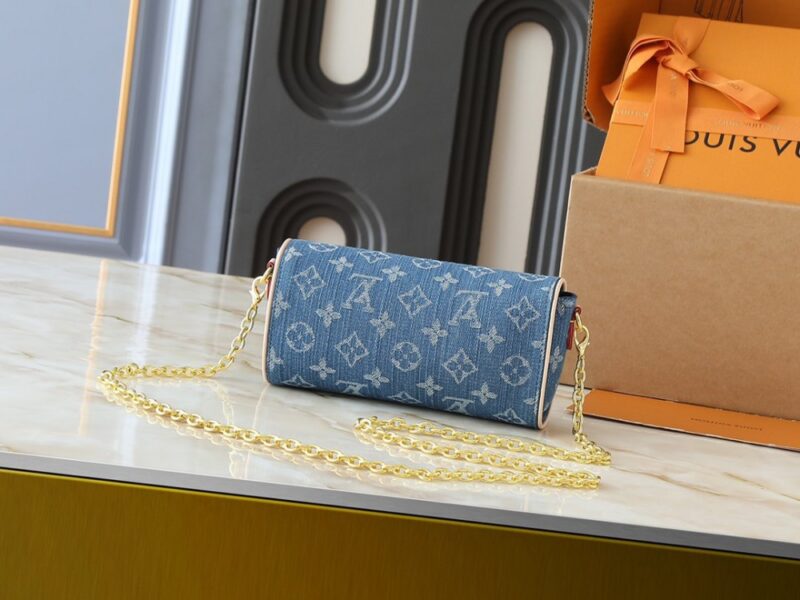 【AT8708】ルイ・ヴィトンモノグラムキャンバスPochette Camilleミニチェーンバッグ | Louis Vuitton Malletier
