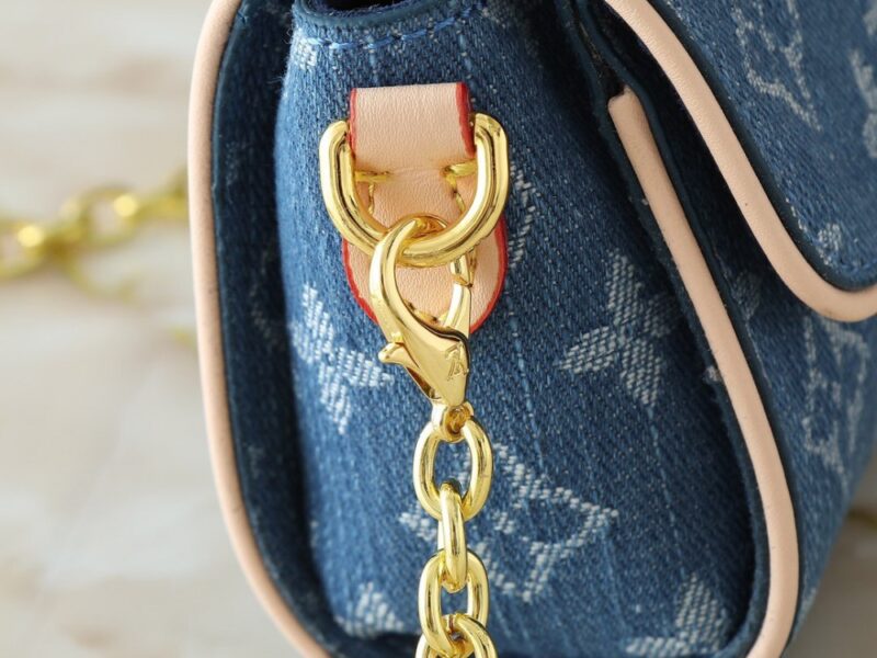 【AT8708】ルイ・ヴィトンモノグラムキャンバスPochette Camilleミニチェーンバッグ | Louis Vuitton Malletier