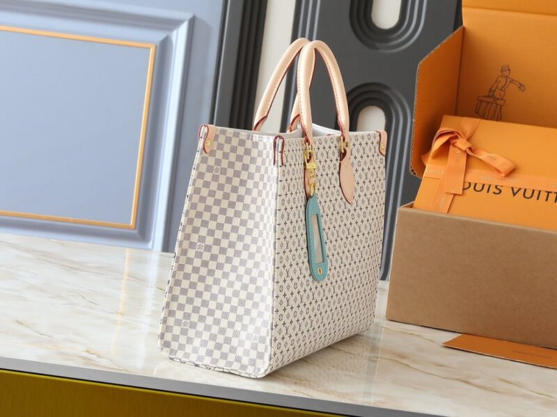 【AT8714】ルイ・ヴィトンOnthegoバッグ - モダンな都市女性のためのエレガントなファッションアイテム | Louis Vuitton