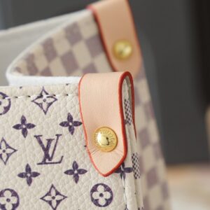 【AT8714】ルイ・ヴィトンOnthegoバッグ - モダンな都市女性のためのエレガントなファッションアイテム | Louis Vuitton