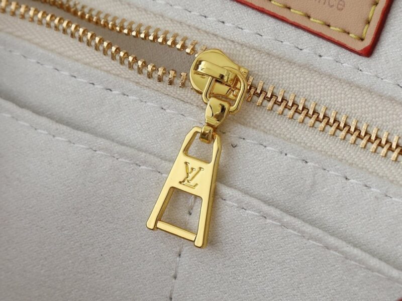 【AT8714】ルイ・ヴィトンOnthegoバッグ - モダンな都市女性のためのエレガントなファッションアイテム | Louis Vuitton