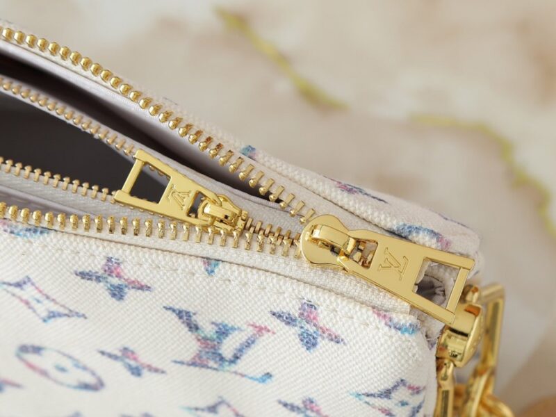 【AT8717】ルイ・ヴィトンクラシックCoussinハンドバッグ - 高級感とファッション性が満載 | Louis Vuitton Malletier