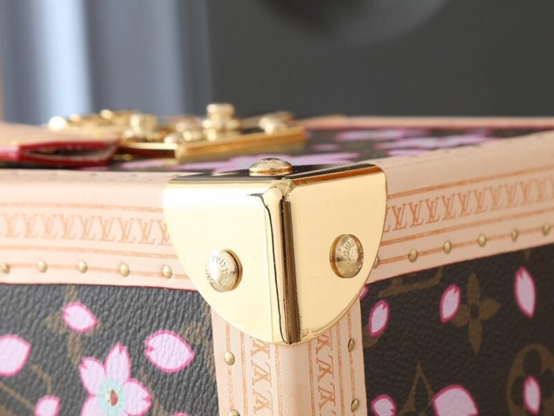 【AT8722】ルイ・ヴィトン Camera Box ハンドバッグ、桜のユニークな魅力を表現 | LV