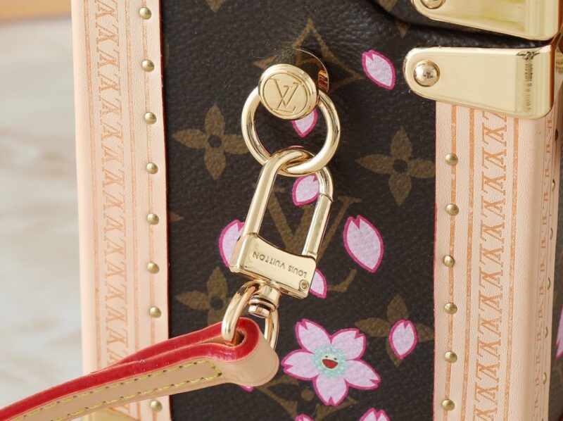 【AT8722】ルイ・ヴィトン Camera Box ハンドバッグ、桜のユニークな魅力を表現 | LV