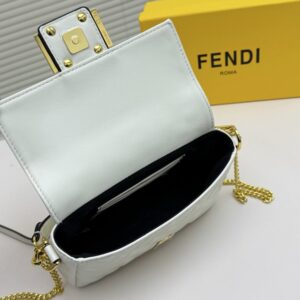 【AT8732】フェンディ高級羊革バゲットバッグ - フランス風エレガンスと華やかなデザイン | Fendi