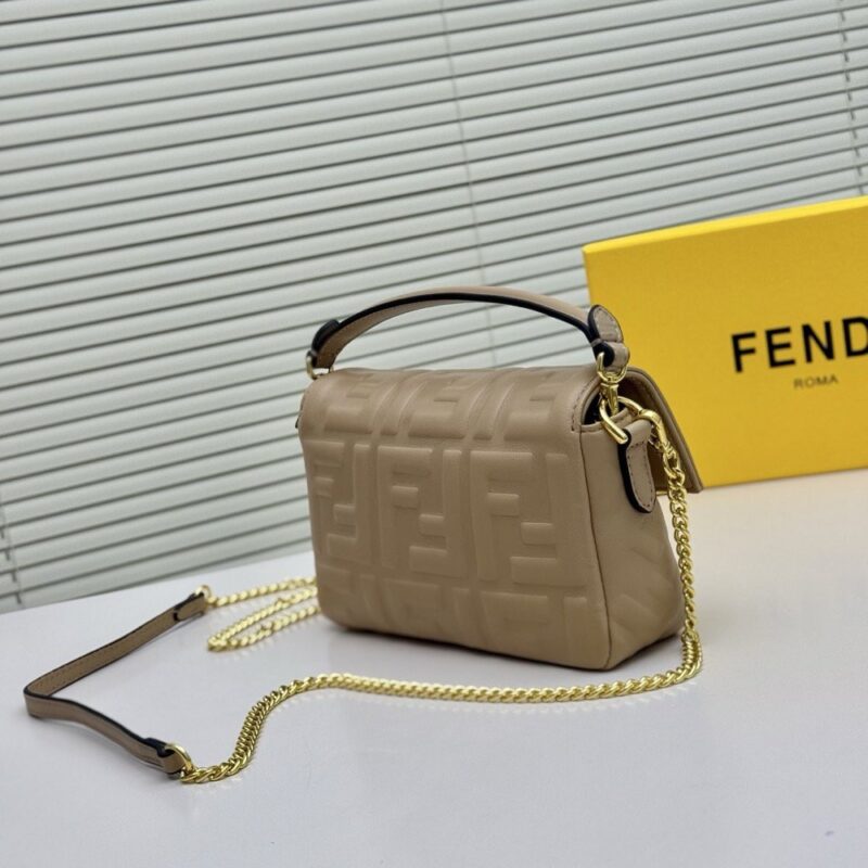 【AT8734】Fendi フェンディ バゲットバッグ、贅沢な芸術品 | Fendi Roma
