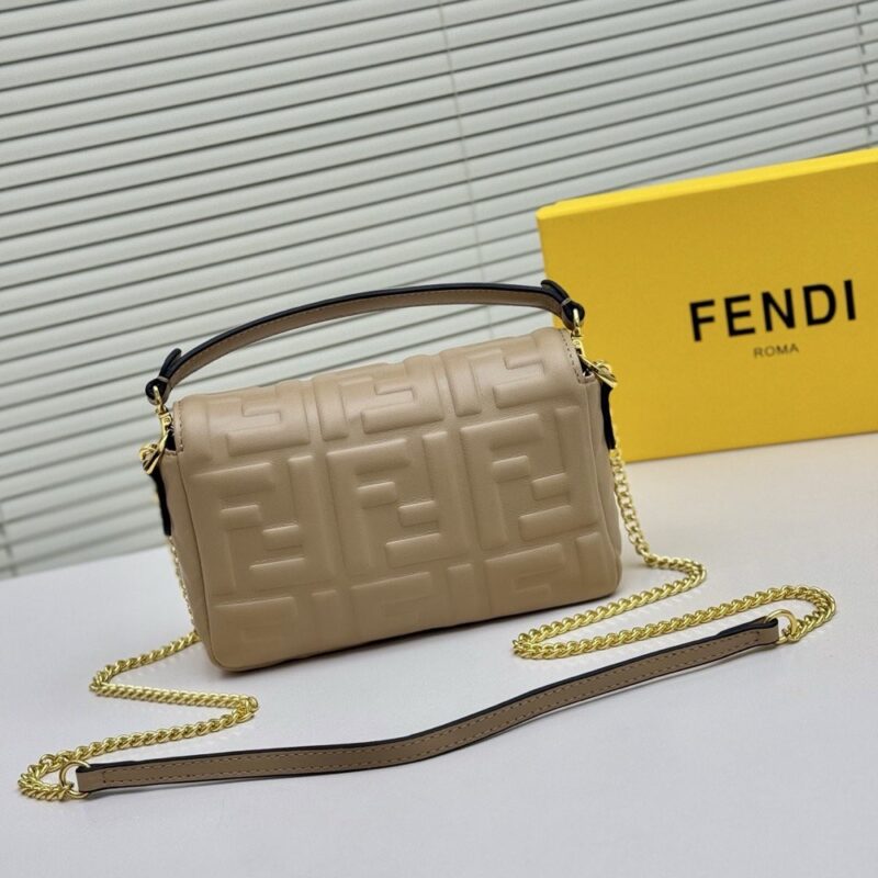 【AT8734】Fendi フェンディ バゲットバッグ、贅沢な芸術品 | Fendi Roma