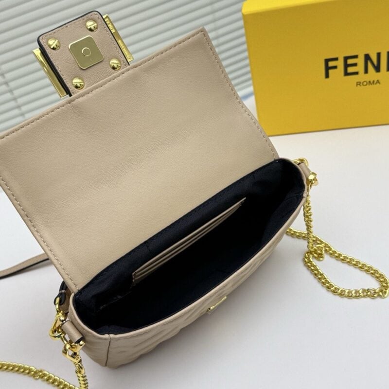 【AT8734】Fendi フェンディ バゲットバッグ、贅沢な芸術品 | Fendi Roma