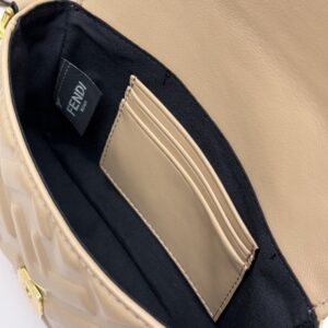 【AT8734】Fendi フェンディ バゲットバッグ、贅沢な芸術品 | Fendi Roma