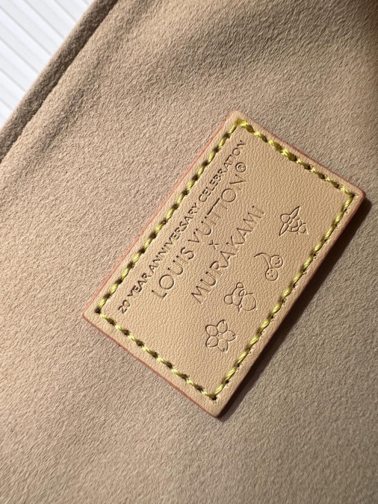 【AT8737】ルイ・ヴィトン虹のDauphineハンドバッグ、遊び心満載のカラフルデザイン | Louis Vuitton
