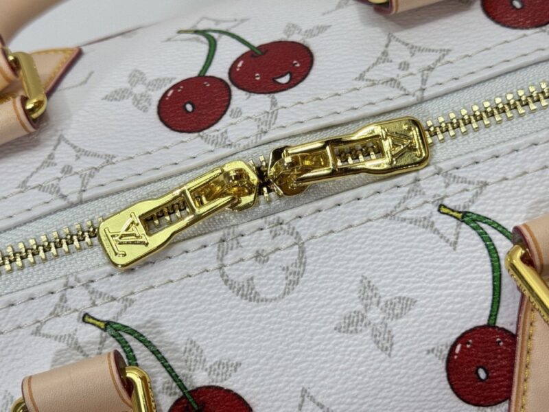 【AT8739】ルイ・ヴィトンSpeedy Soft チェリープリントハンドバッグ – 優雅なチェリーデザイン、おしゃれなスタイル | LV