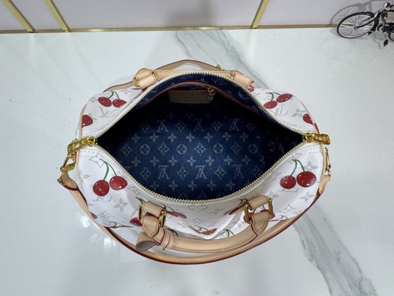 【AT8739】ルイ・ヴィトンSpeedy Soft チェリープリントハンドバッグ – 優雅なチェリーデザイン、おしゃれなスタイル | LV