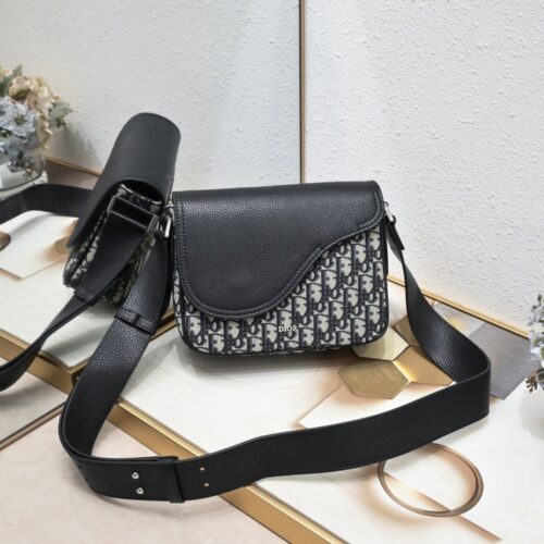 【AT8749】ディオールのクラシックObliqueジャガードサドルバッグ、都会の洗練されたファッションを演出 | Christian Dior