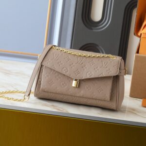 【AT8752】ルイ・ヴィトンのAnytime Flap Bag−エレガンスと実用性の完璧な融合 | Louis Vuitton