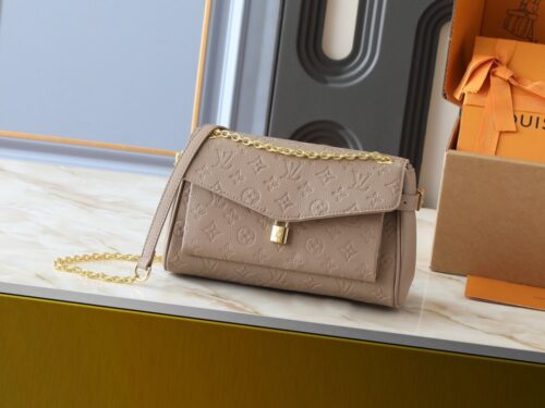 【AT8752】ルイ・ヴィトンのAnytime Flap Bag−エレガンスと実用性の完璧な融合 | Louis Vuitton