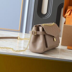 【AT8752】ルイ・ヴィトンのAnytime Flap Bag−エレガンスと実用性の完璧な融合 | Louis Vuitton