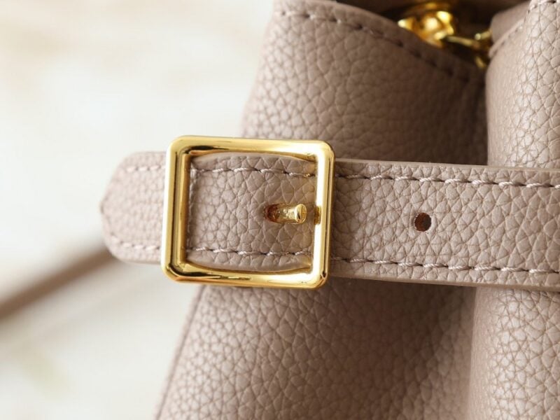 【AT8752】ルイ・ヴィトンのAnytime Flap Bag−エレガンスと実用性の完璧な融合 | Louis Vuitton