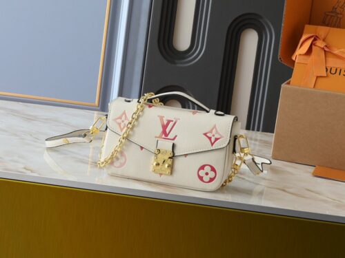 【AT8758】ルイ・ヴィトンモノグラム型押しレザー東西ポシェット・メティスバッグ | Louis Vuitton Malletier