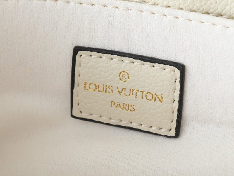 【AT8758】ルイ・ヴィトンモノグラム型押しレザー東西ポシェット・メティスバッグ | Louis Vuitton Malletier