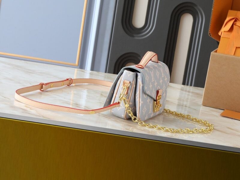 【AT8761】ルイ・ヴィトンPochette Métis East Westバッグ：都会の女性に贅沢なアート品 | Louis Vuitton Malletier