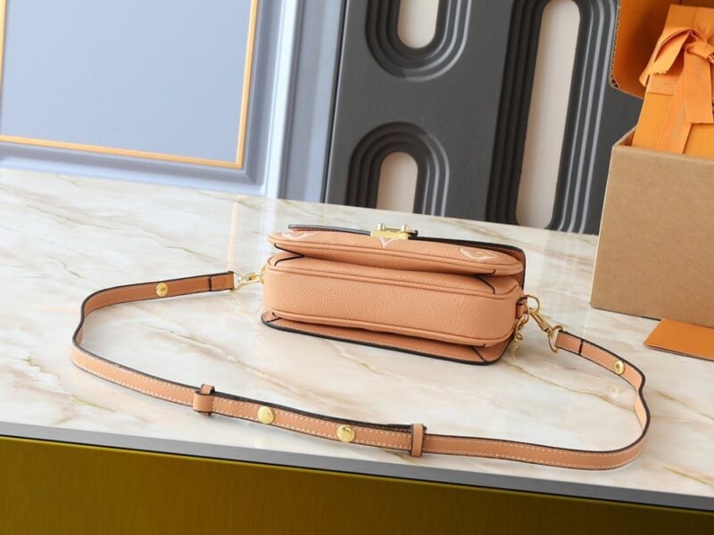 【AT8763】ルイ・ヴィトン Pochette Métis East West ハンドバッグ、オシャレ都会女性におすすめの贅沢なバッグ | Louis Vuitton Paris