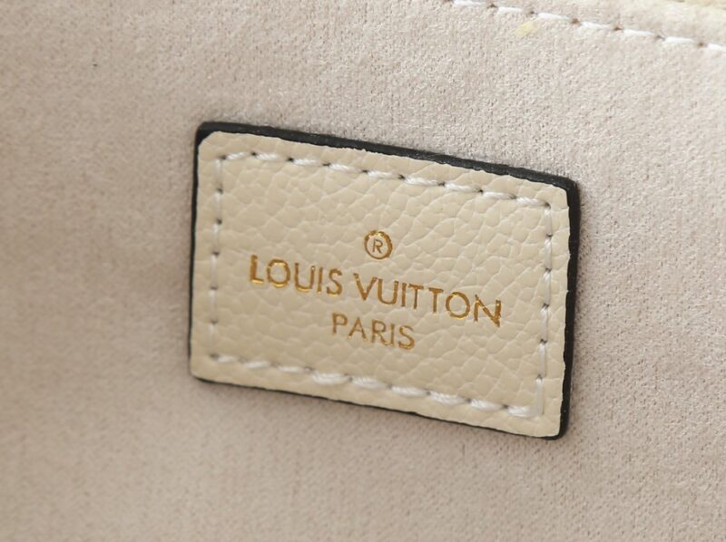 【AT8764】ルイ・ヴィトン エンボスレザーショルダーバッグ | Louis Vuitton