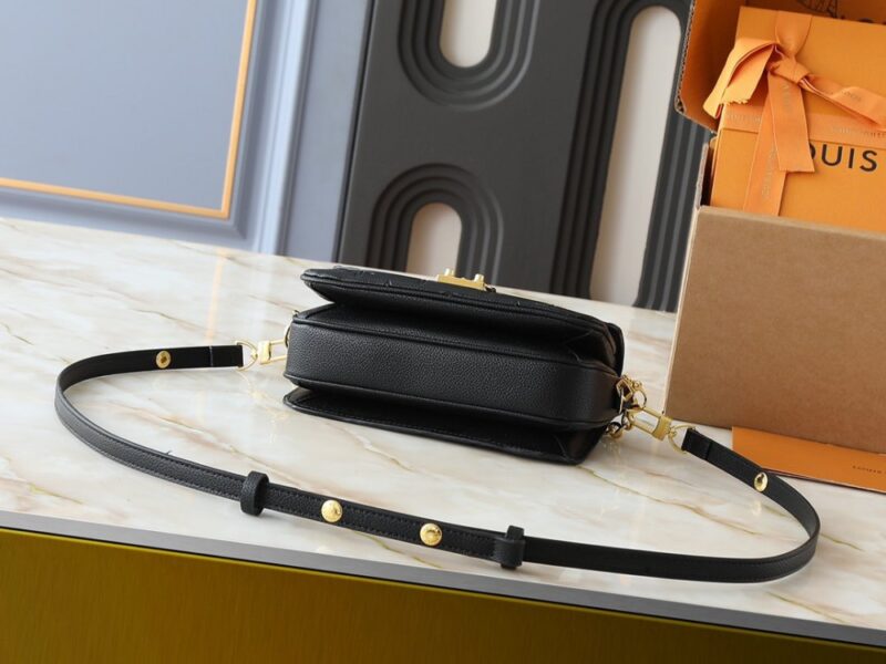 【AT8767】ルイ・ヴィトン モノグラムキャンバスチェーンバッグ | Louis Vuitton Malletier
