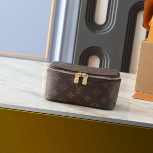 【AT8770】ルイ・ヴィトン モノグラム柄 旅行用ジュエリーボックス | Louis Vuitton